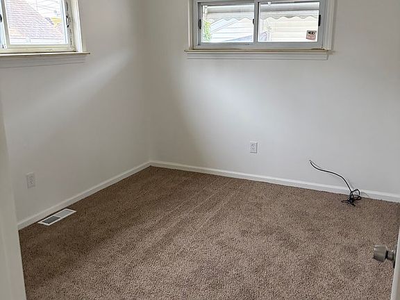4th image of 25725 Princeton St