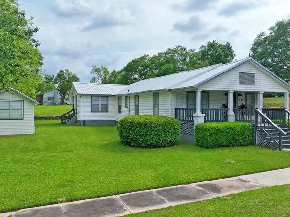 402 E Pennsylvania Ave, Bonifay, FL 32425