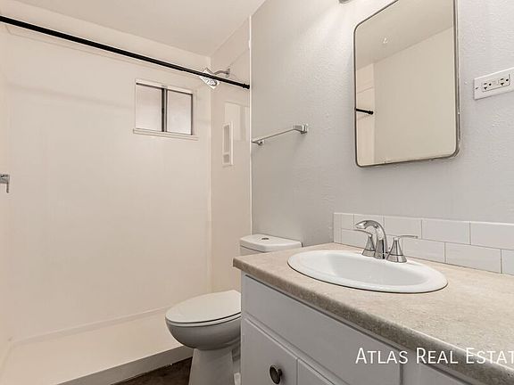 5th image of 3525 E Montecito Ave Unit 1