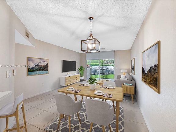 4th image of 8215 Lake Dr #101