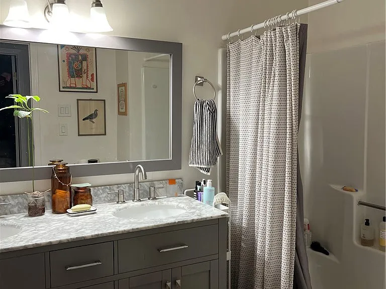 4026 Jackson Ave #4026 — Photo 1