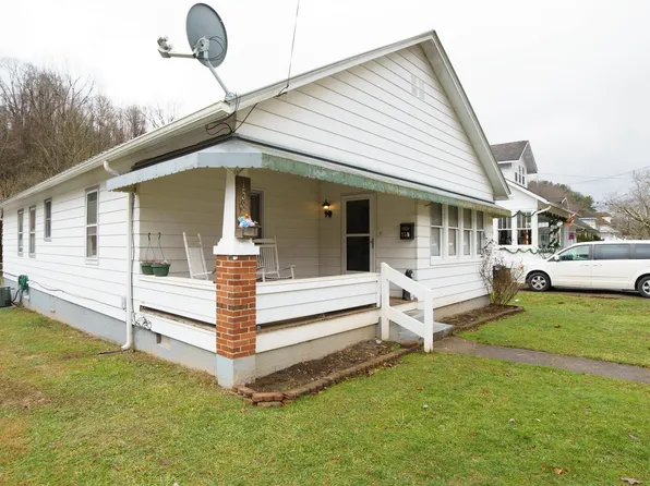 158 Valley St, Salem, WV 26426