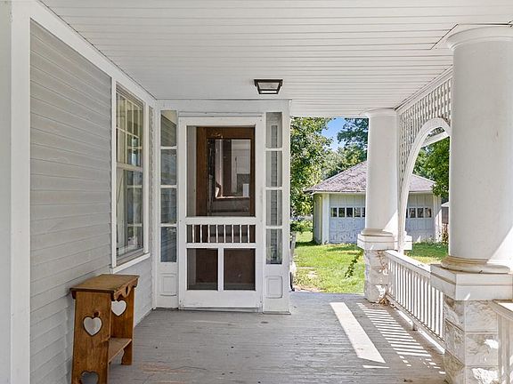 5th image of 932 Sandusky St
