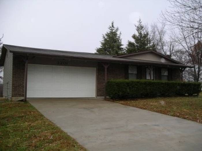 3201 Springdale