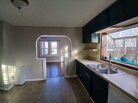 4th image of 9 Dixie Dr