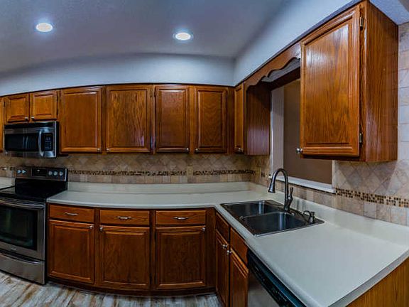 5th image of 900 Bay Dr APT 56