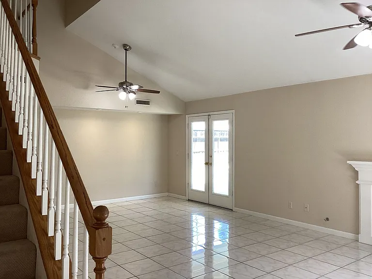 4114 W Regency Ave — Photo 3