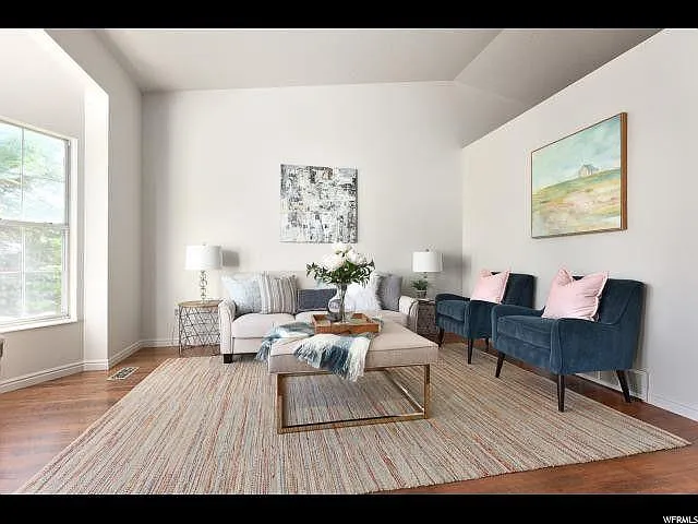 4 bed, 2060 sqft, $2,750 — Photo 4