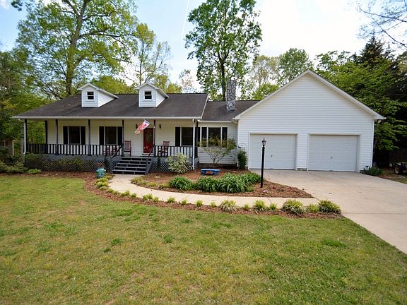 2nd image of 204 Oak Haven Dr