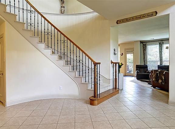 3rd image of 633 Laketrail Dr