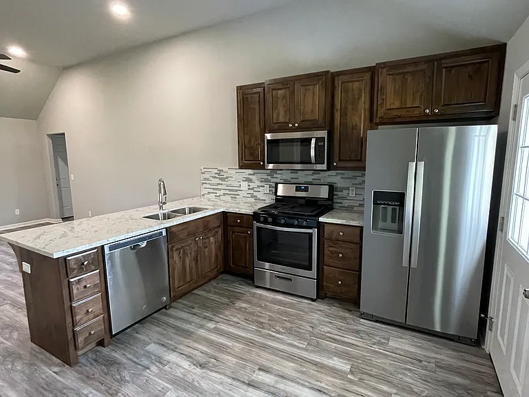 504 N Elizabeth St — Photo 2