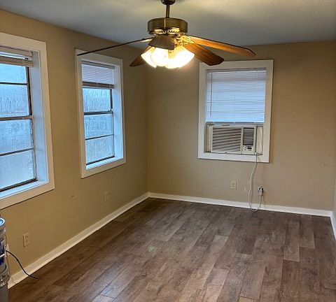 4th image of 356 Fay Ave