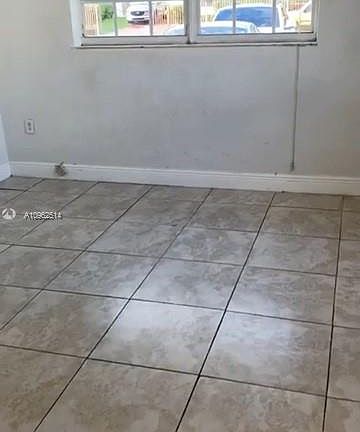 4th image of 2970 NW 15th St #B