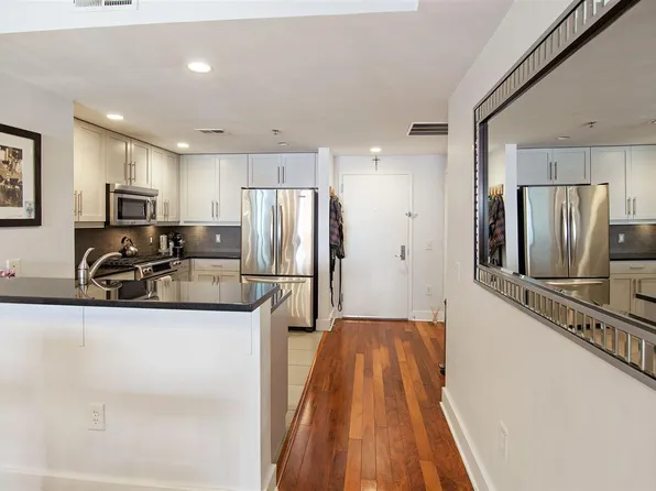 800 Jackson Street image 10 of 14