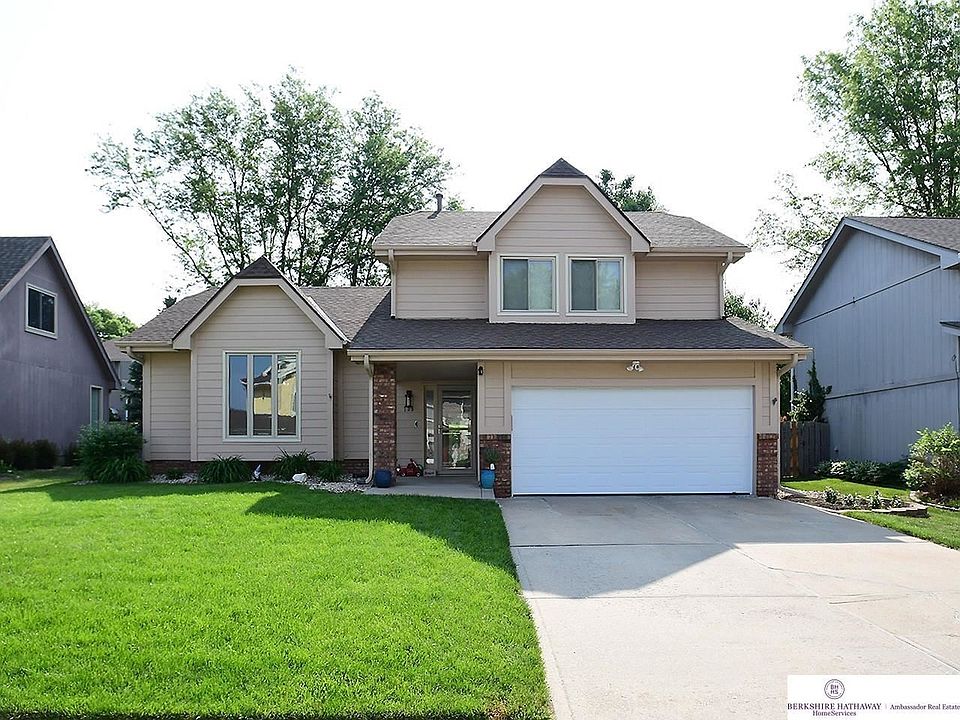 1st image of 735 N 155th Ave