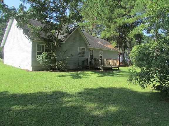 3rd image of 104 Pine Ln