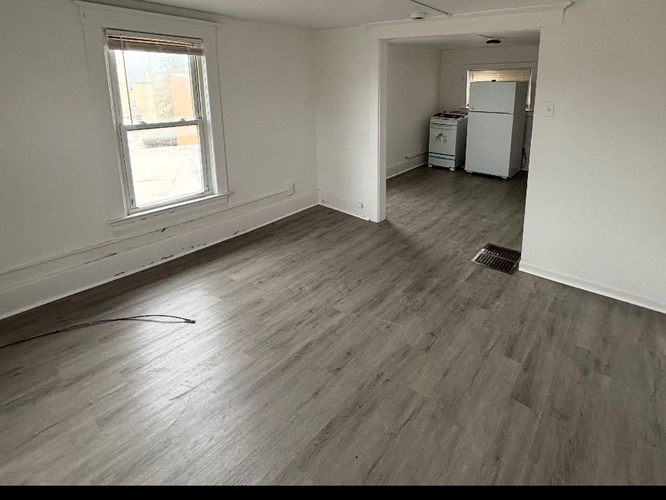 2nd image of 21 Jacokes St APT 2