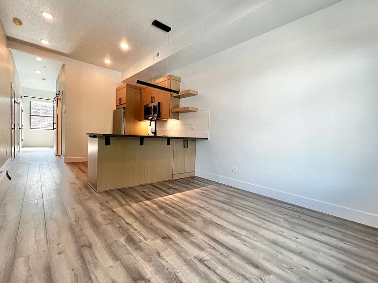 400 N Garfield Ave #203 — Photo 16