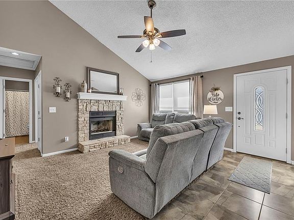 3rd image of 1406 Andrea Dr