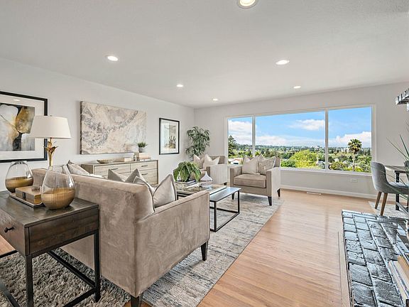 4th image of 300 Rolling Hills Ave
