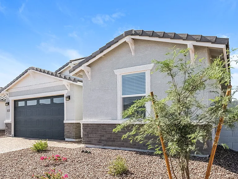 24453 W Grove St — Photo 3