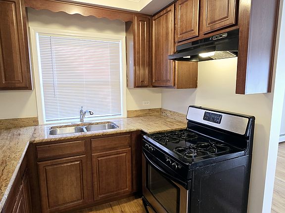 3rd image of 9625 S Ridgeland Ave #2D
