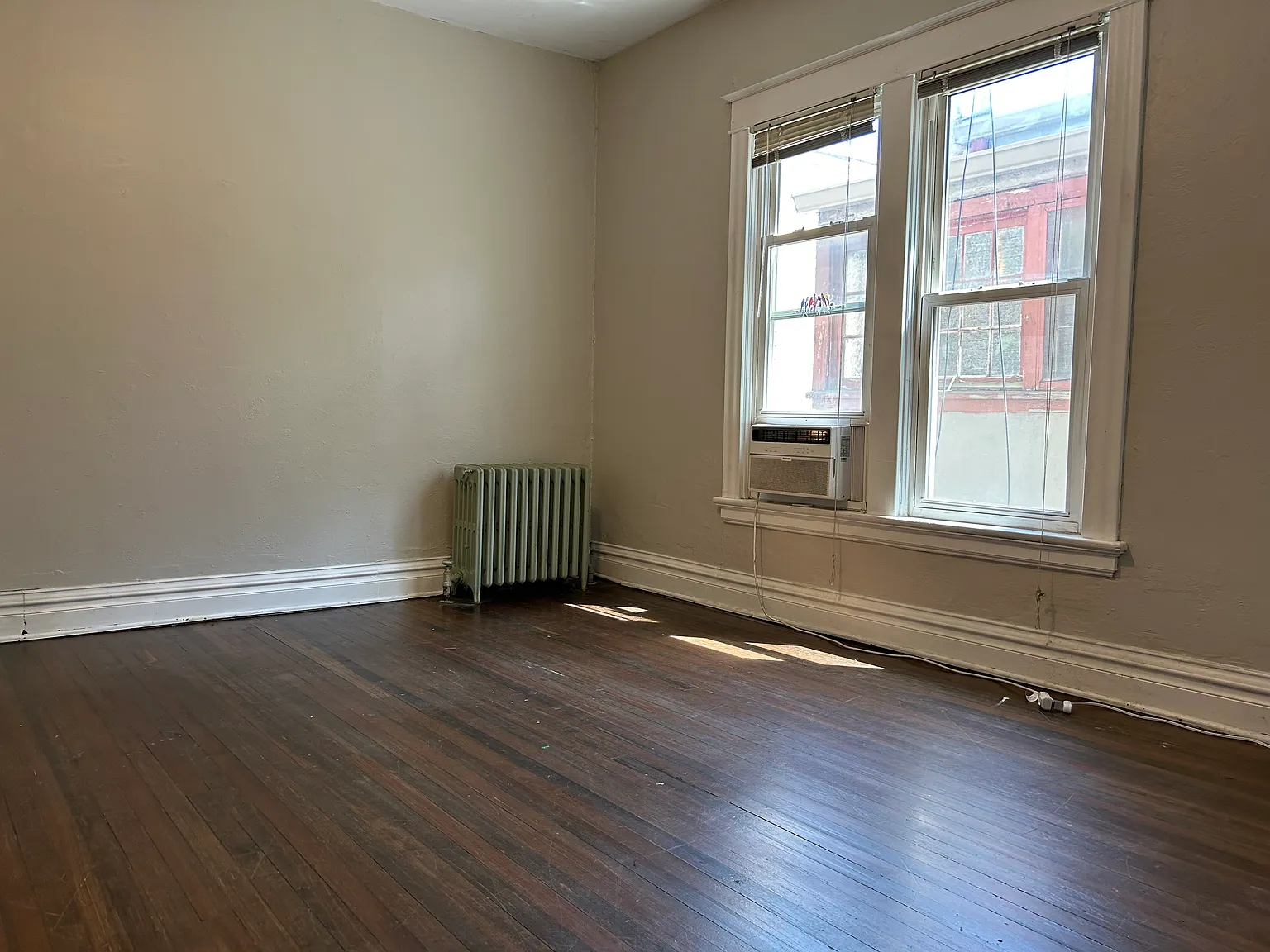 2 bed, 1000 sqft, $1,900 — Photo 4