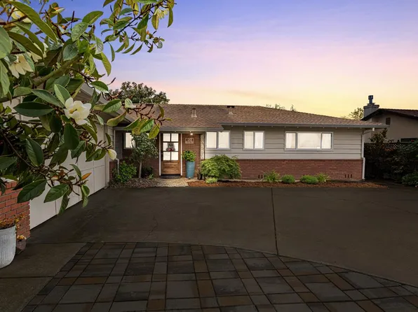 29 Karen Dr, Watsonville, CA 95076