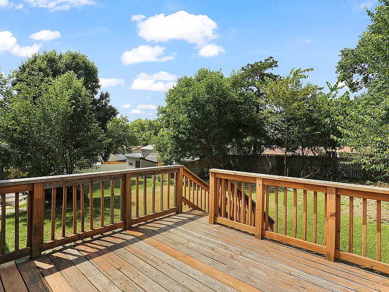 1235 Kings Trail Ln — Photo 10