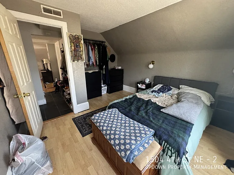 1504 4th St NE #2 — Photo 12