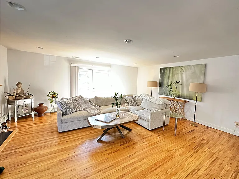37 Hickory Rd #A — Photo 6