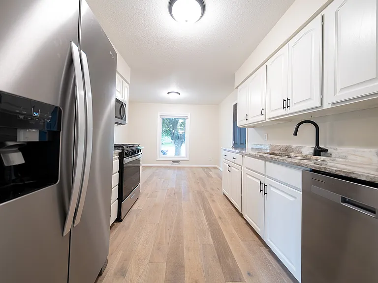 14200 Elgin Ct — Photo 9