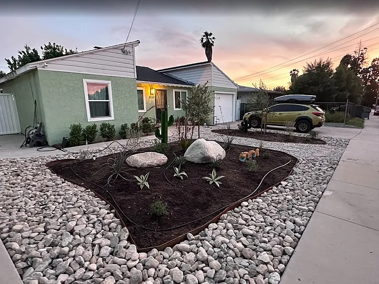 25587 Lane St — Photo 1