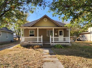 409 N Ozark St, Girard, KS 66743