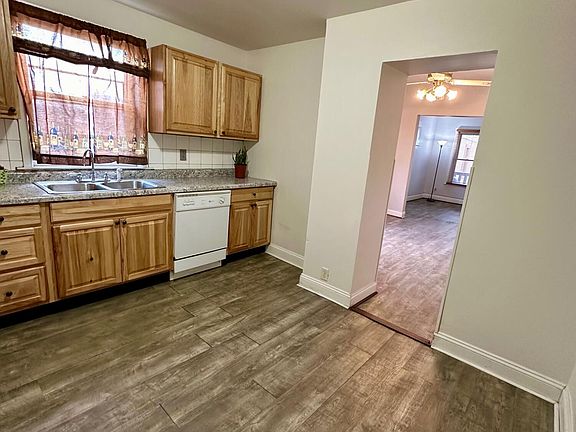 4th image of 4629 Towle Ave