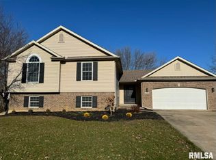 1105 29th Ave, Silvis, IL 61282