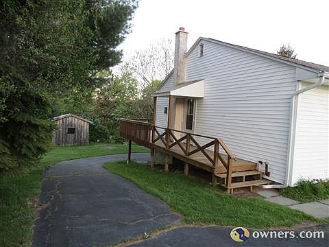 side entrance to kitchen