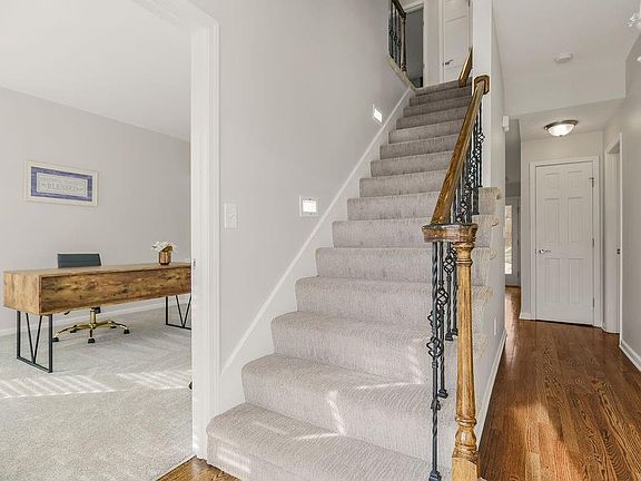 5th image of 6318 N Robinhood Ln