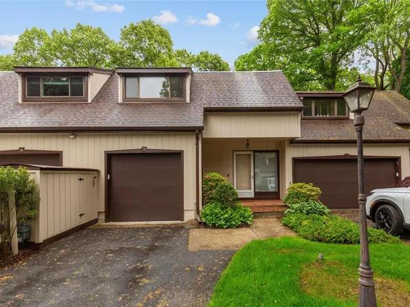 12 Cedar Lane N #12, Glen Head, NY 11545