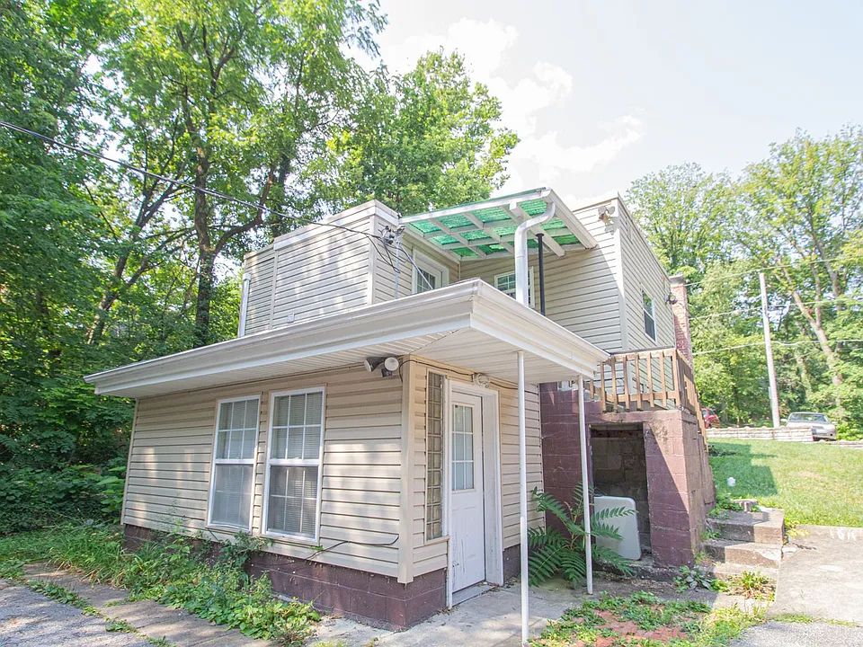 404 Lawrence Pl