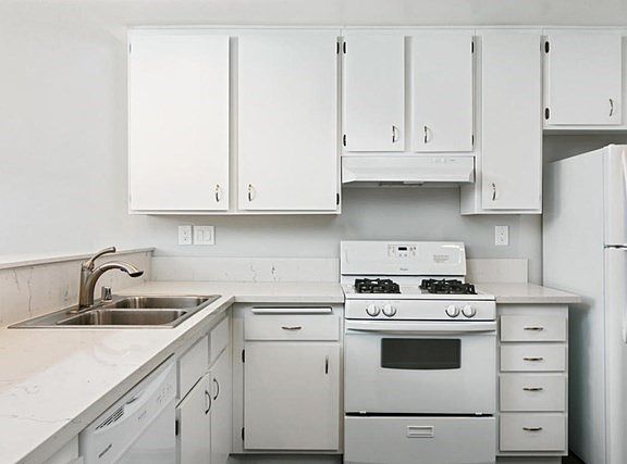 359 Blackfoot Ln-MLS_Size-005-11-Kitchen