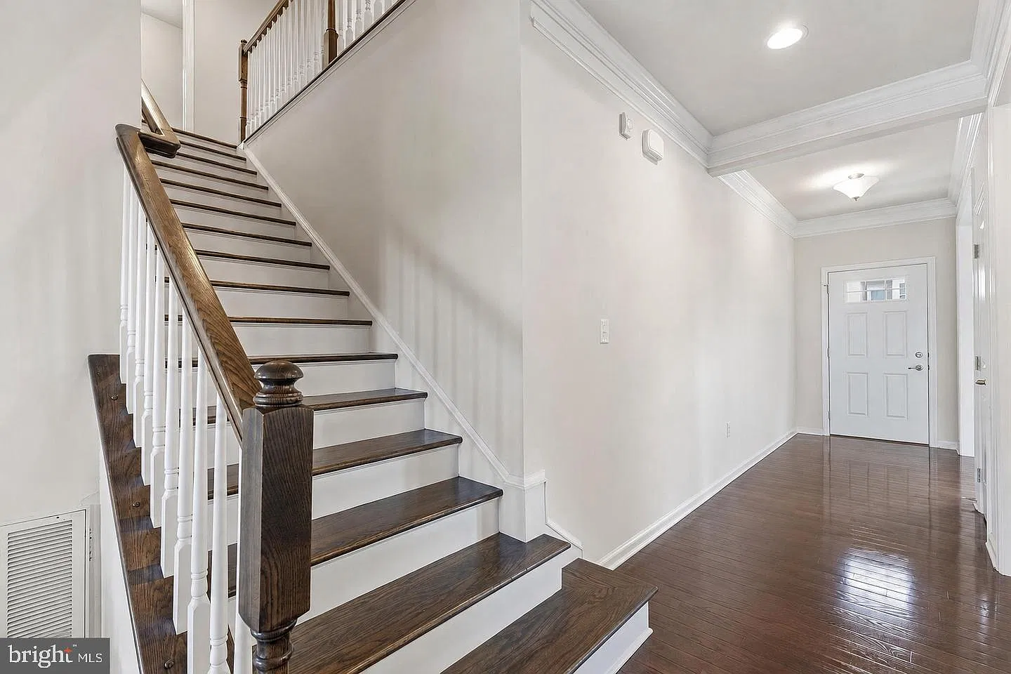 4 bed, 3.5 bath, 3652 sqft, $3,750 — Photo 4
