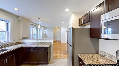 742 Washington St #1 Photo 1