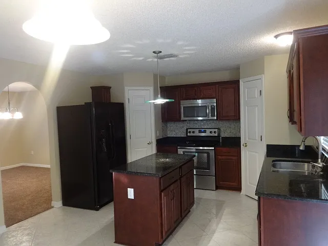4426 Stone Meadow Dr — Photo 2