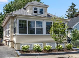 66 Grosvenor Ave, Providence, RI 02908