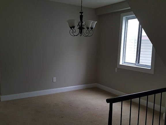 3rd image of 52 Daffodil Ct Floor 1