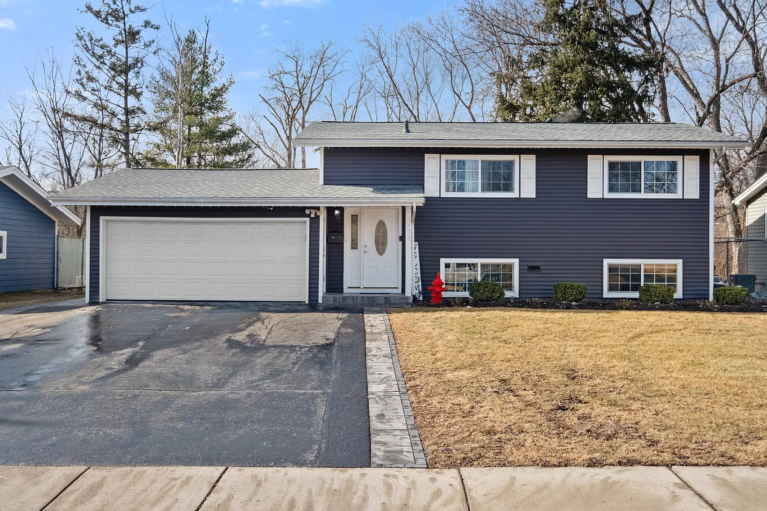 425 Willow Rd photo 1