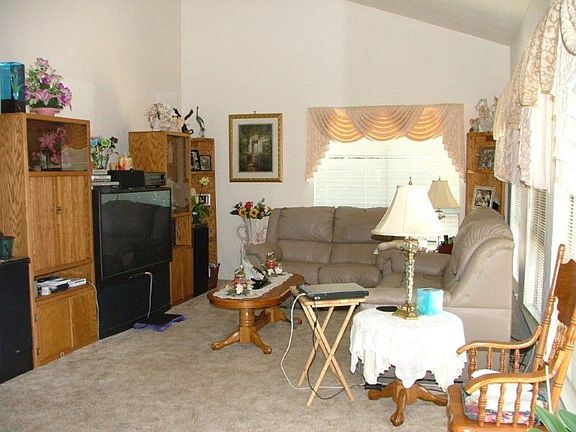 3rd image of 81 N Harvey Terrace Dr