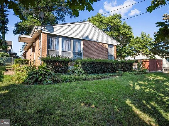 5th image of 1162 Ruth St