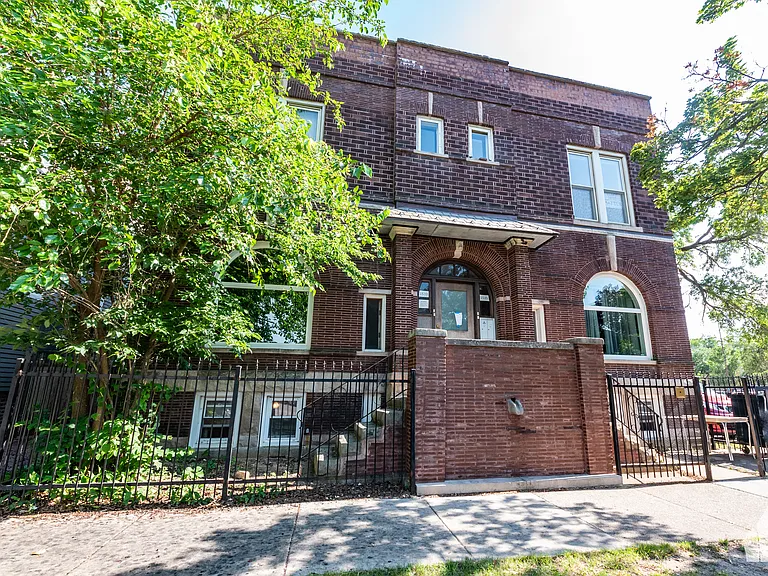 1533 W Leland Ave #GARDEN — Photo 1